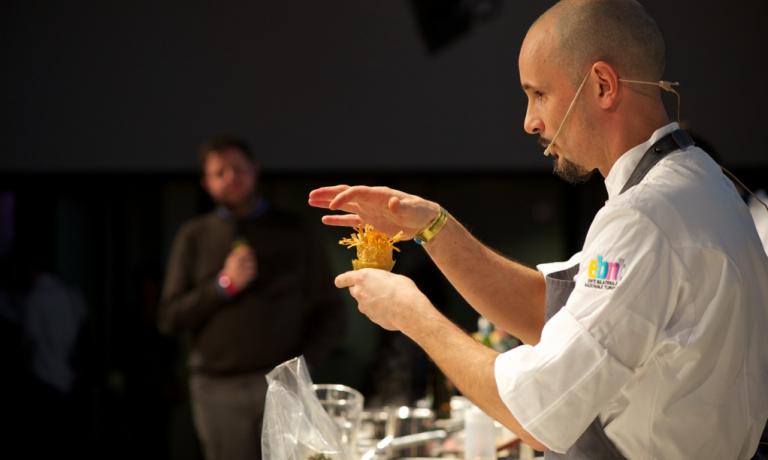 Chef Enrico Crippa during his lecture at Identità Milano 2014. Marchi praises his modernity («He makes you eat lots of vegetables without making you feel like a cow»). He will also be among the protagonists of Stelle di Stelle in London (photo credits Brambilla-Serrani)