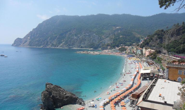 For all those who will happen to go there in the next few weeks, we republish, in two episodes, the article in which Marianna Corte presented her favourite places in the beautiful Cinque Terre for Guida ai ristoranti di Identità Golose 2014, published by Mondadori. The first stop is in Monterosso
