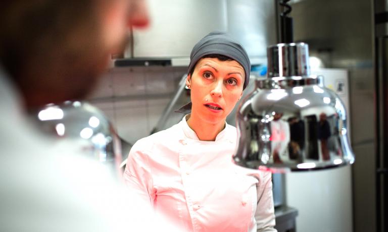 Marta Scalabrini, patron chef at Marta in cucina, portrayed by Niccolò Cozzi. Scalabrini, a protagonist in the latest edition of MAD5 in late August in Copenhagen, opened her restaurant in Reggio Emilia in May 2014. Until 27 she led a completely different life. At the congress organised by René Redzepi she gave a speech on the future of work with stoves and ovens: Should kitchens be militarised or cooperative?