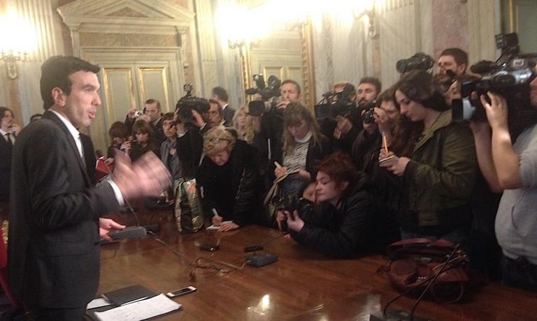 A wall of photographers and journalists, this is what the Minister for Agricultural Policies Maurizio Martina faced at the end of the first Forum della Cucina Italiana which took place on Monday 2nd March in the headquarters of the Ministry for Agricultural Resources in Rome